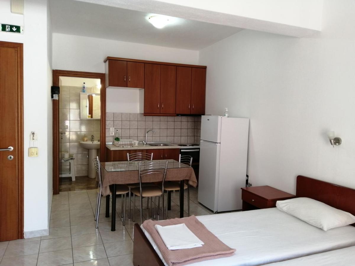 Irini Apartments Keramotí Exterior foto