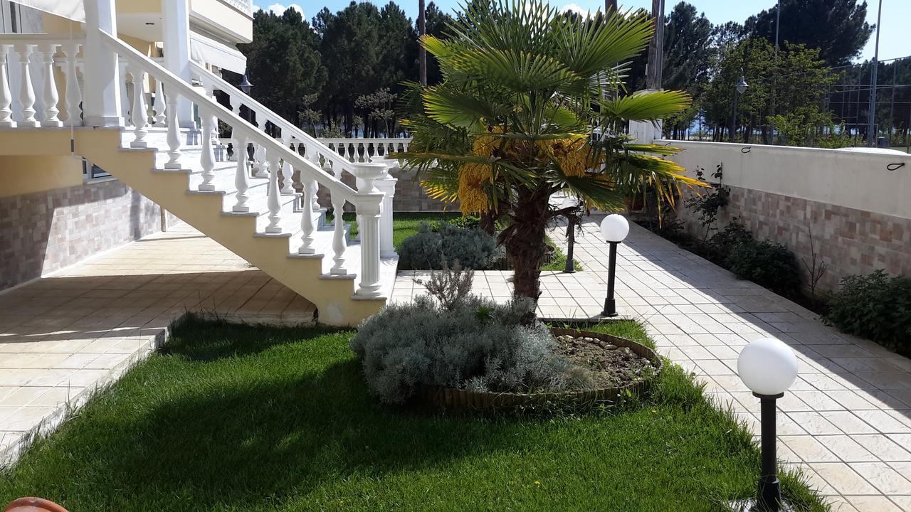 Irini Apartments Keramotí Exterior foto