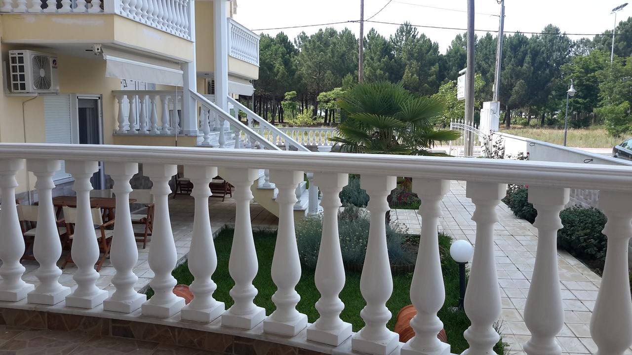 Irini Apartments Keramotí Exterior foto