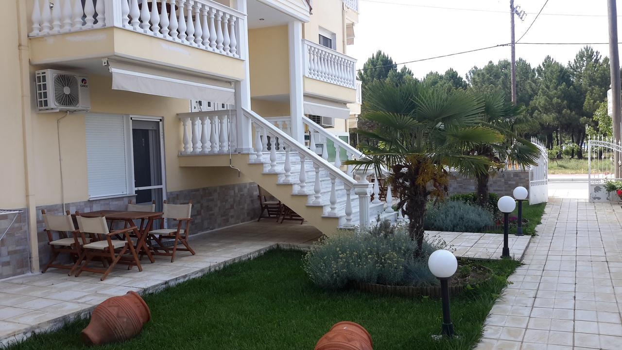 Irini Apartments Keramotí Exterior foto