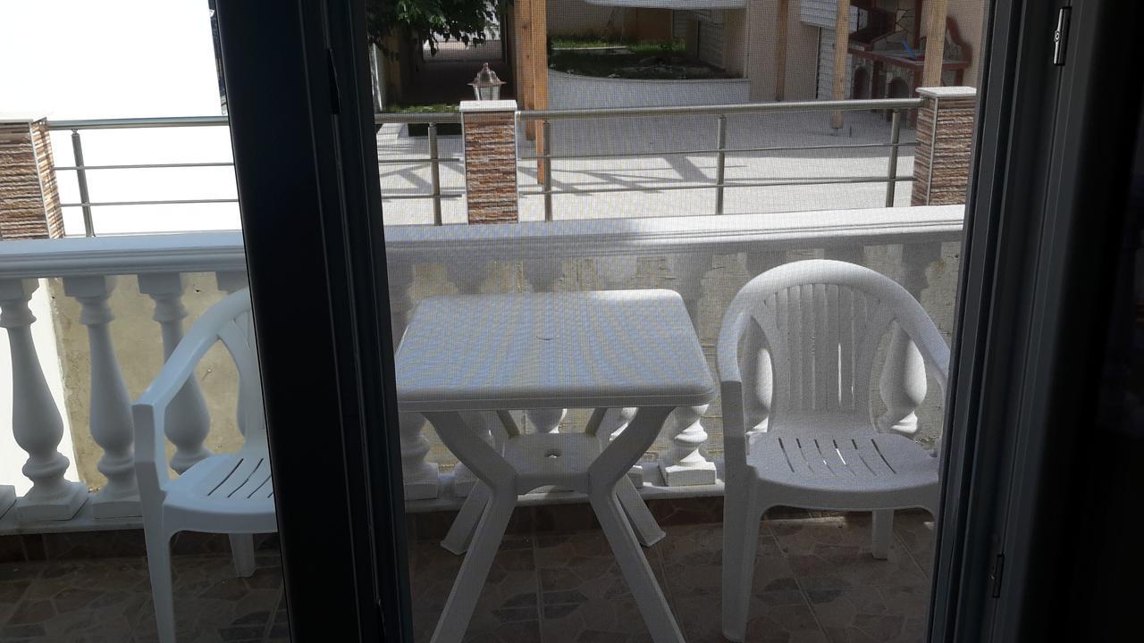 Irini Apartments Keramotí Exterior foto