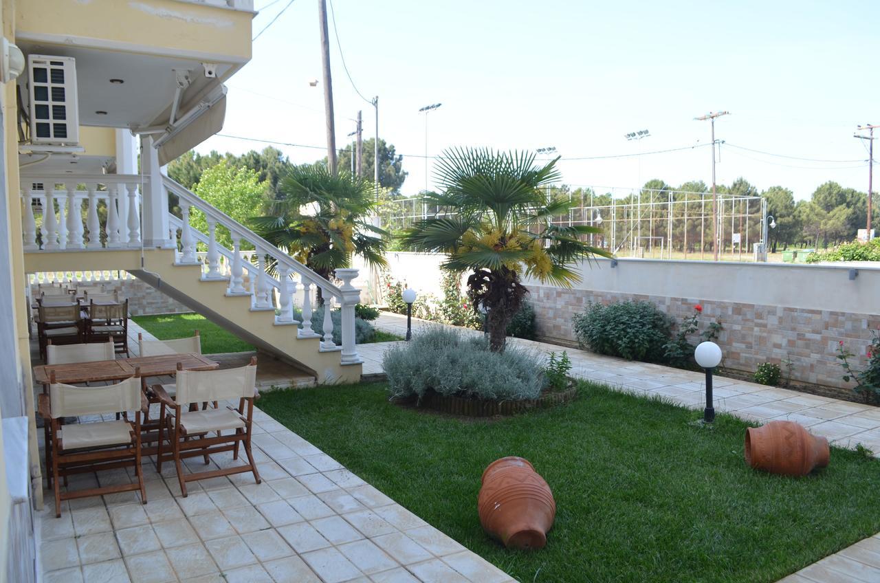 Irini Apartments Keramotí Exterior foto