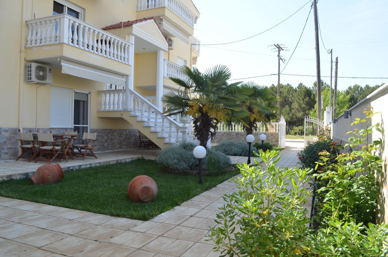 Irini Apartments Keramotí Exterior foto