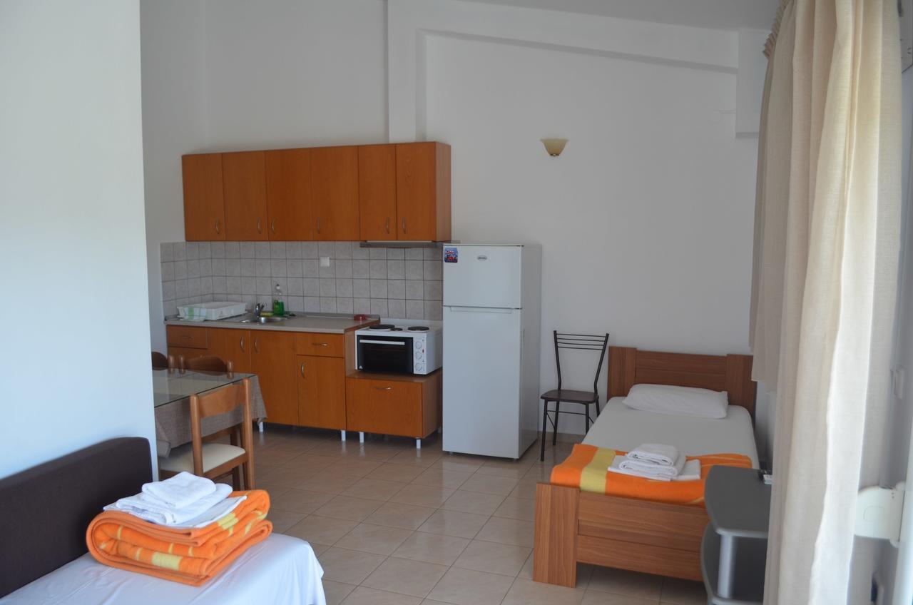 Irini Apartments Keramotí Exterior foto