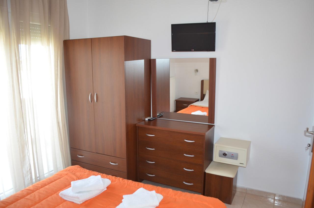 Irini Apartments Keramotí Exterior foto