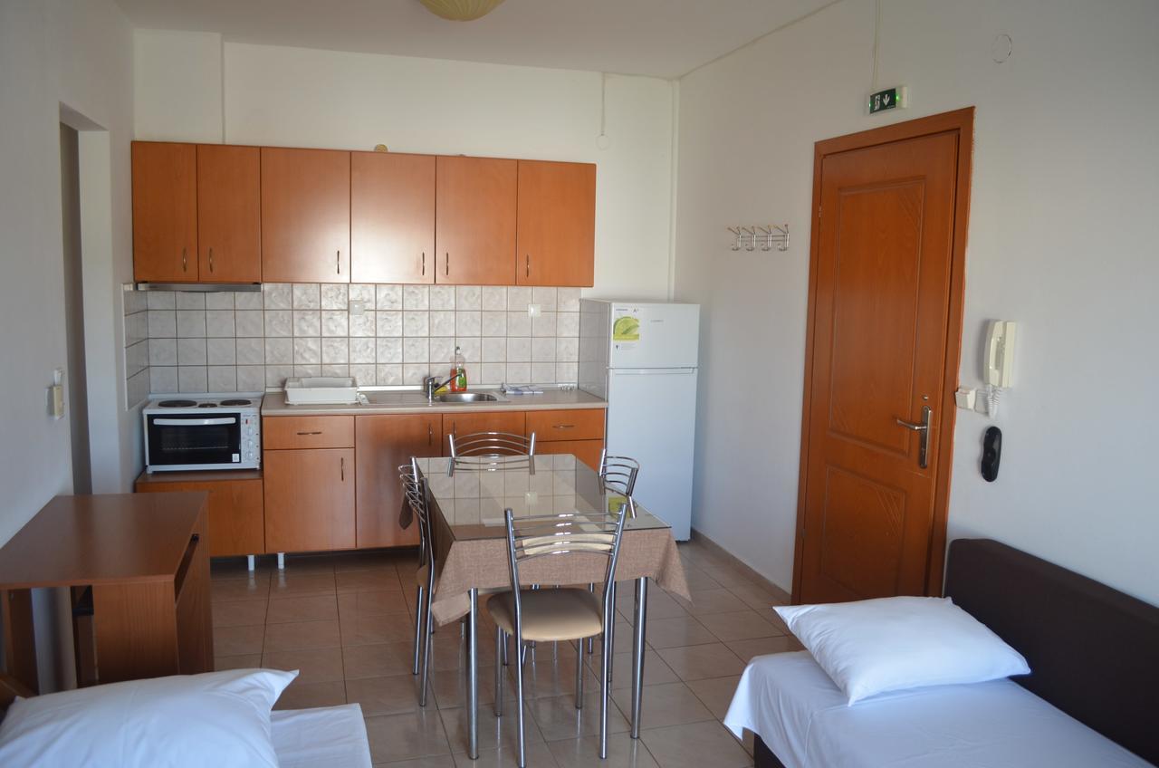 Irini Apartments Keramotí Exterior foto